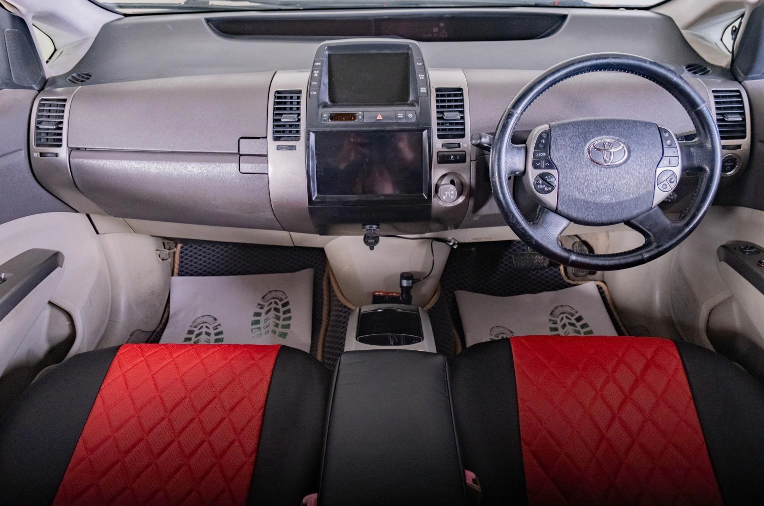 Toyota Prius 8 из 18