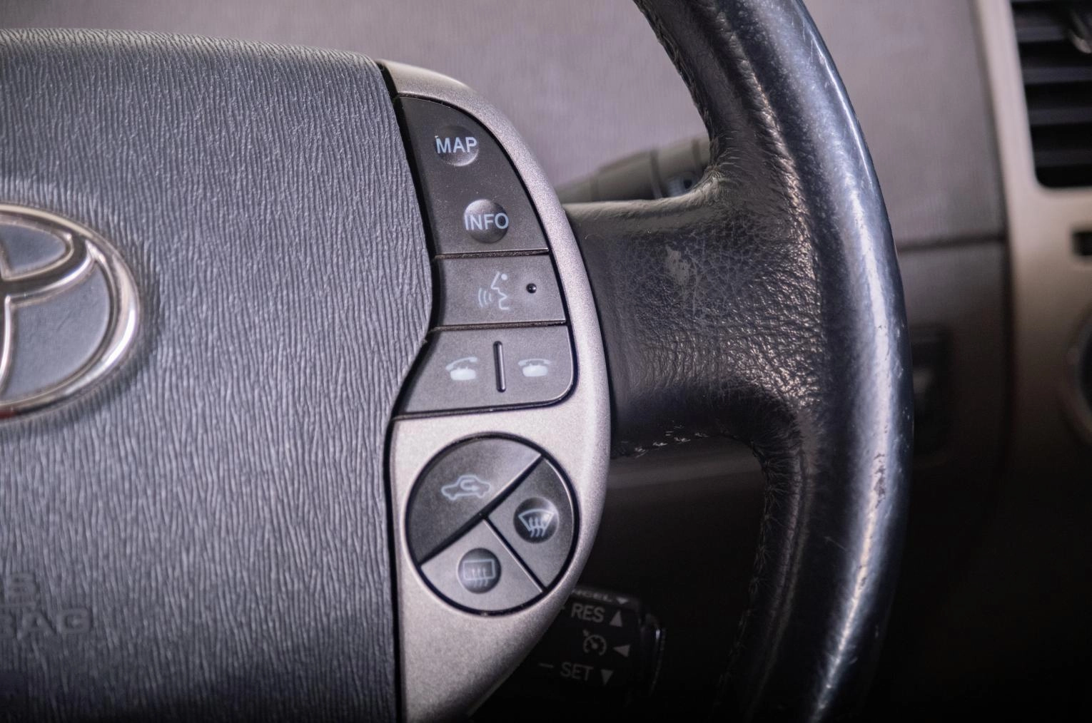 Toyota Prius 12 из 18