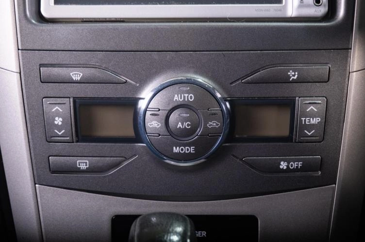 Toyota Corolla Fielder 14 из 18