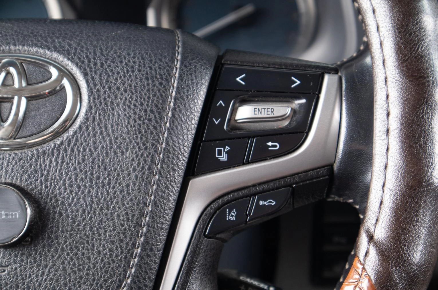 Toyota Land Cruiser Prado 10 из 20