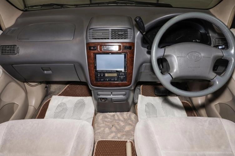 Toyota Gaia 11 из 15