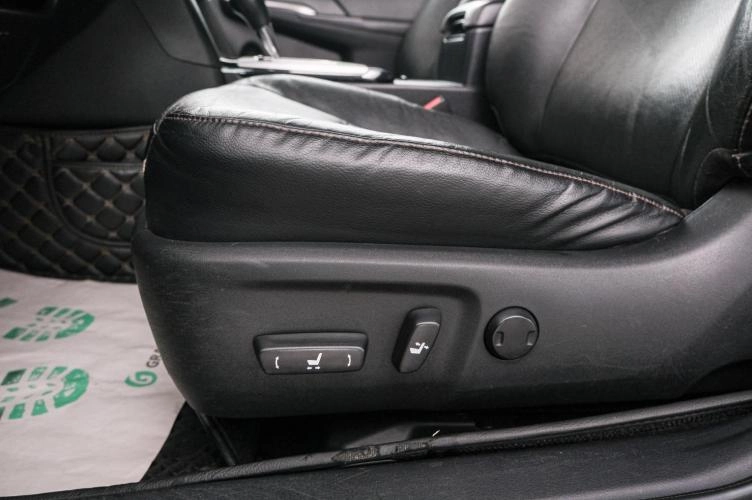 Toyota Camry 18 из 22