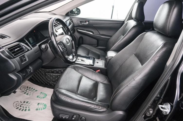 Toyota Camry 7 из 22