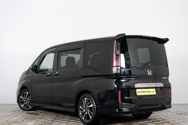 Honda Stepwgn Spada 4 из 5