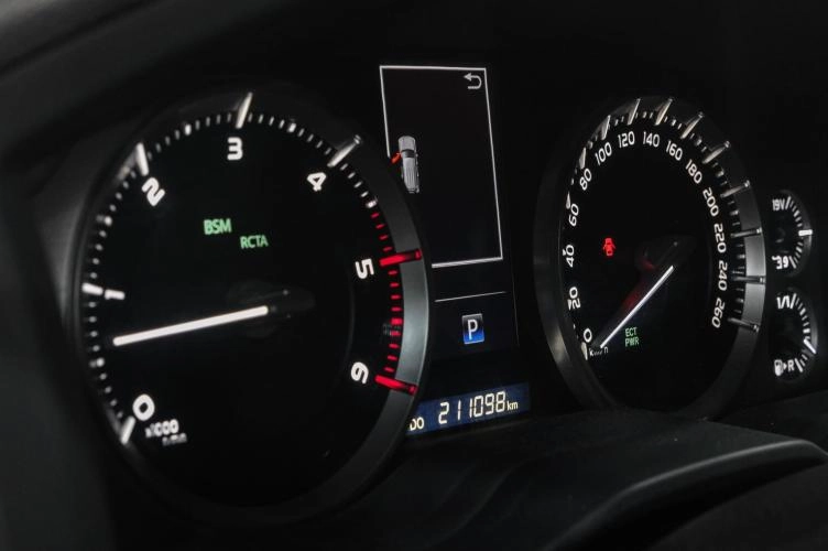 Toyota Land Cruiser 22 из 48