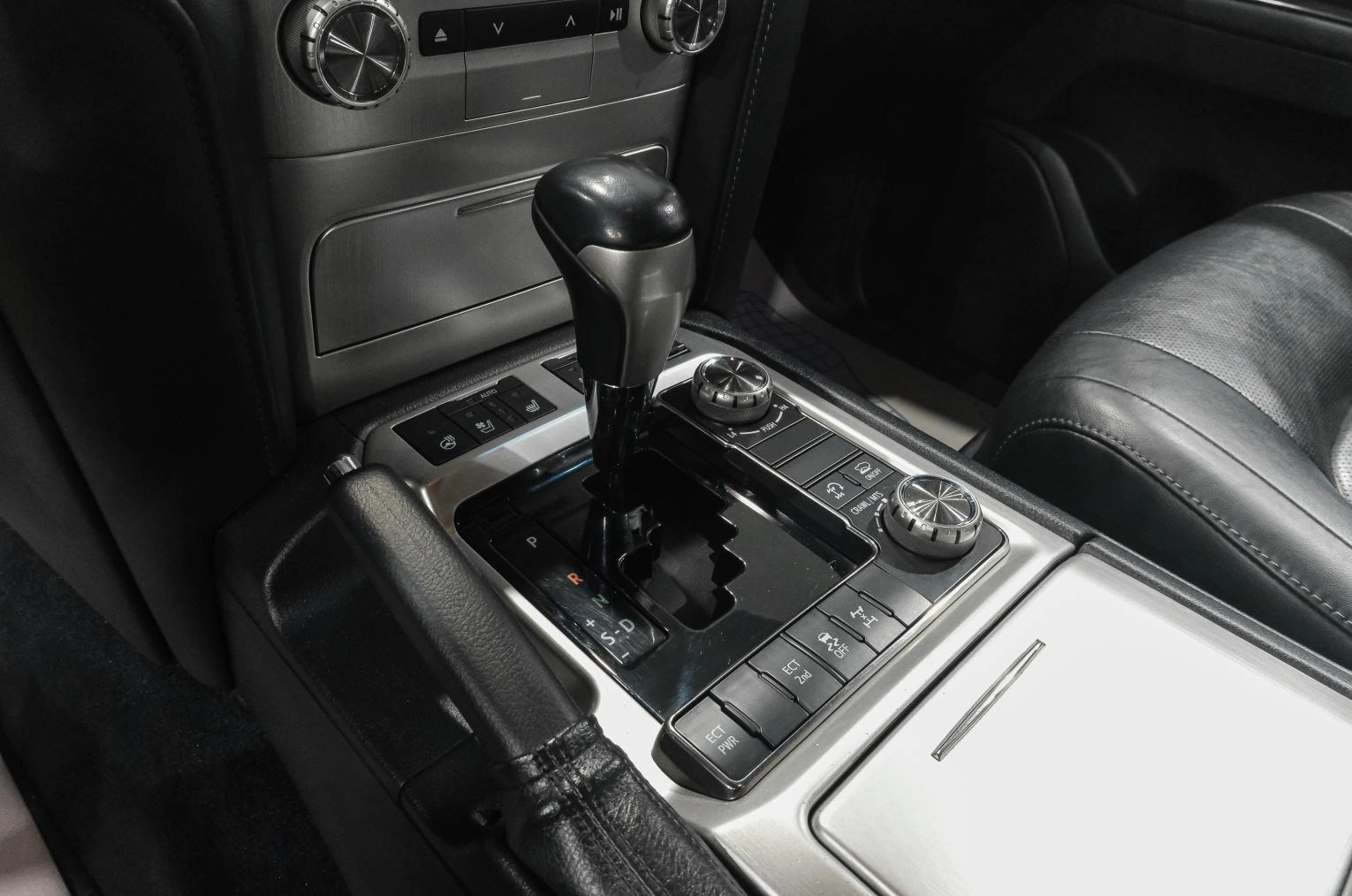 Toyota Land Cruiser 27 из 48