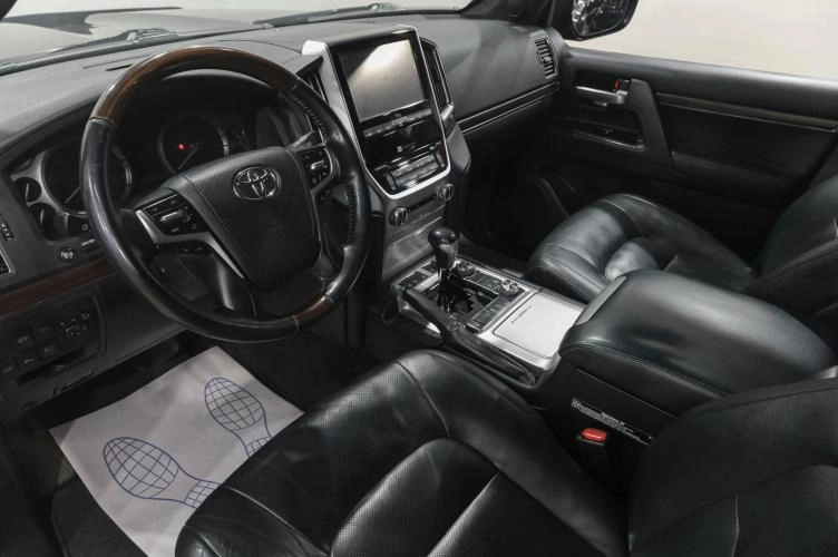 Toyota Land Cruiser 13 из 48
