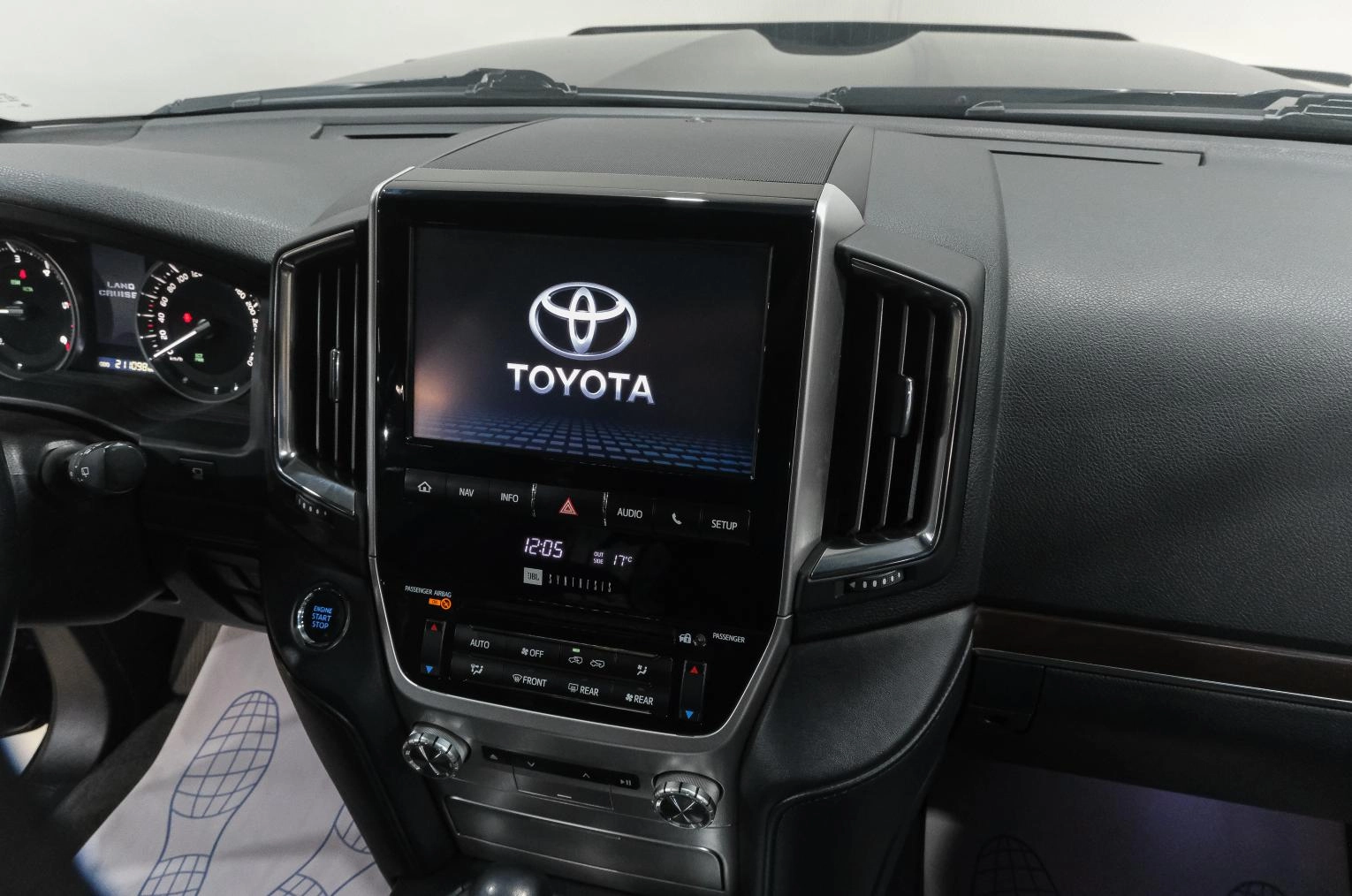 Toyota Land Cruiser 23 из 48