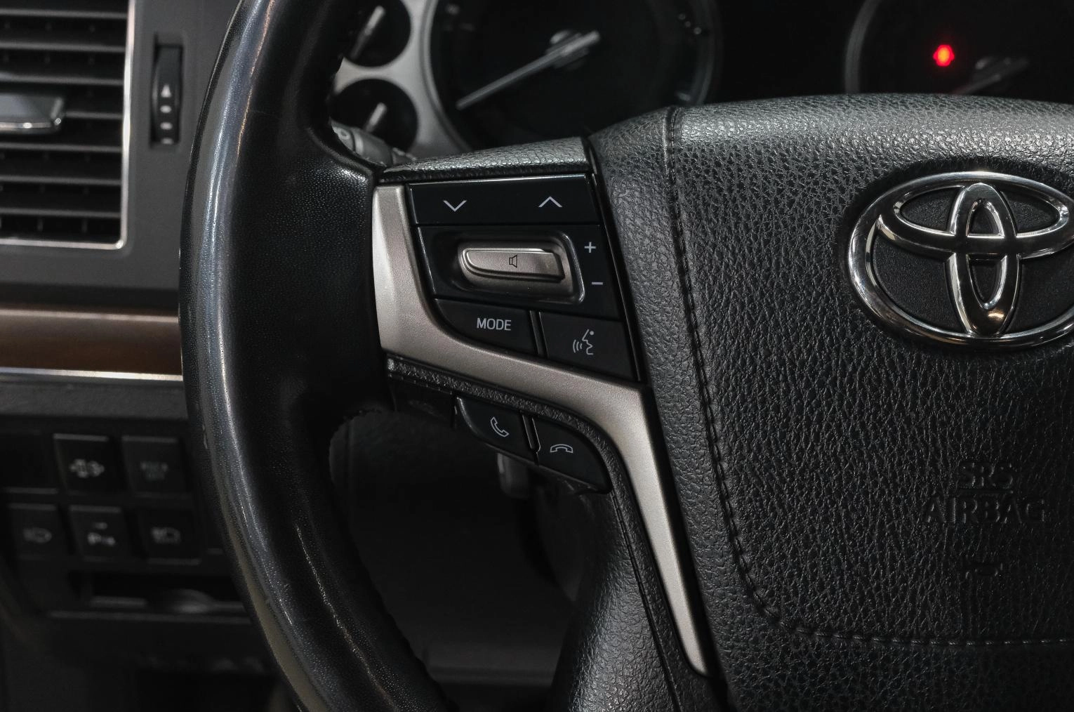 Toyota Land Cruiser 20 из 48