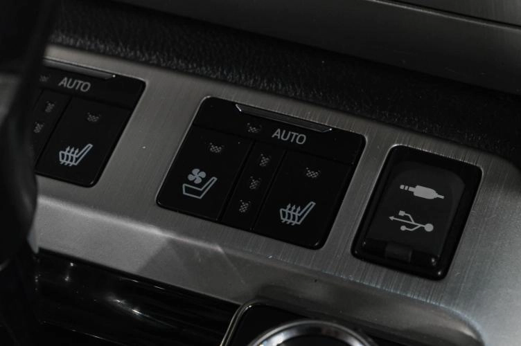 Toyota Land Cruiser 37 из 48