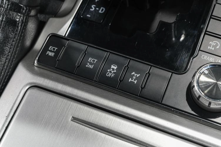 Toyota Land Cruiser 25 из 48