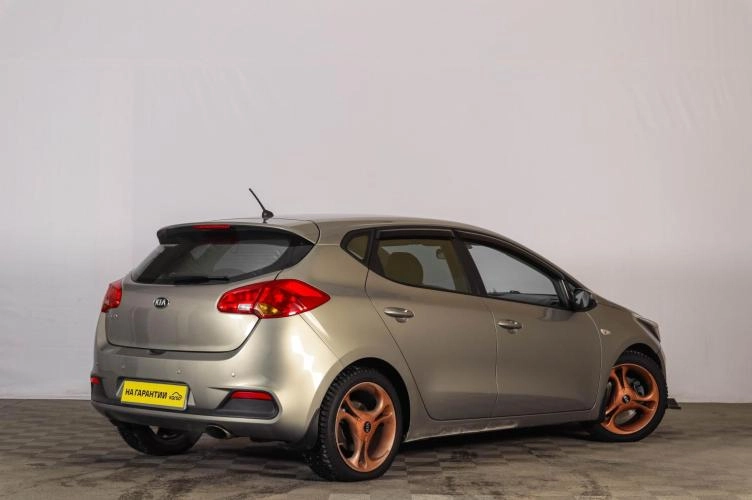 KIA cee'd 4 из 6