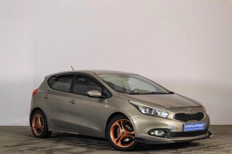 KIA cee'd 1 из 6