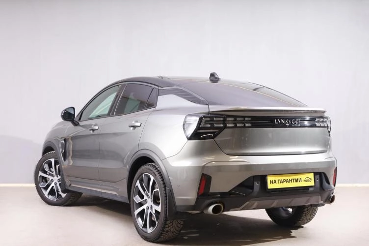 Lynk & Co 05 4 из 6