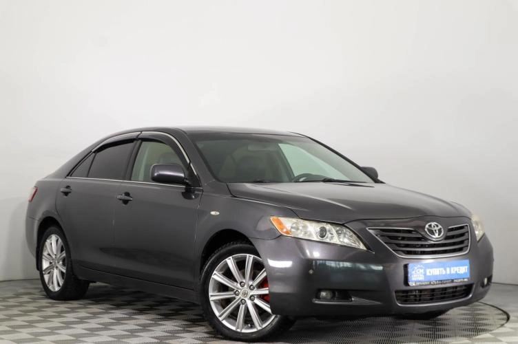 Toyota Camry 1 из 5