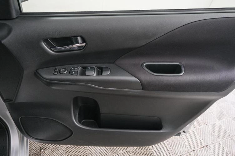 Nissan Serena 18 из 21