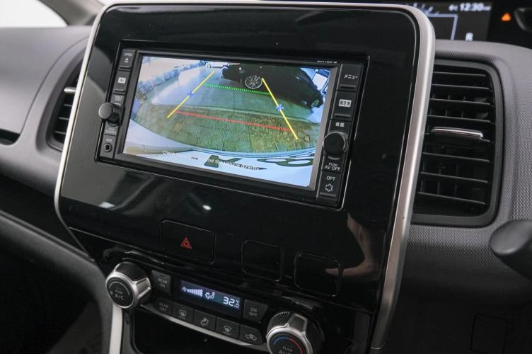 Nissan Serena 15 из 21