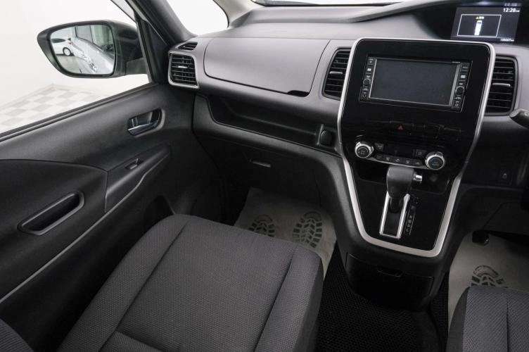 Nissan Serena 11 из 21