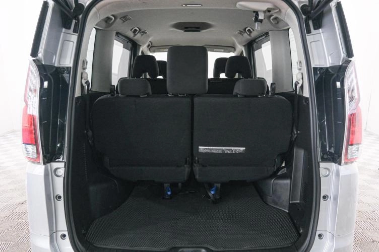 Nissan Serena 21 из 21