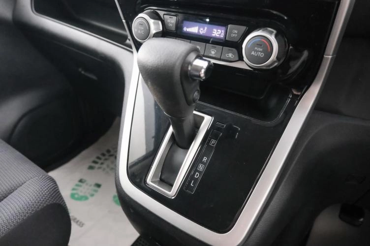 Nissan Serena 17 из 21