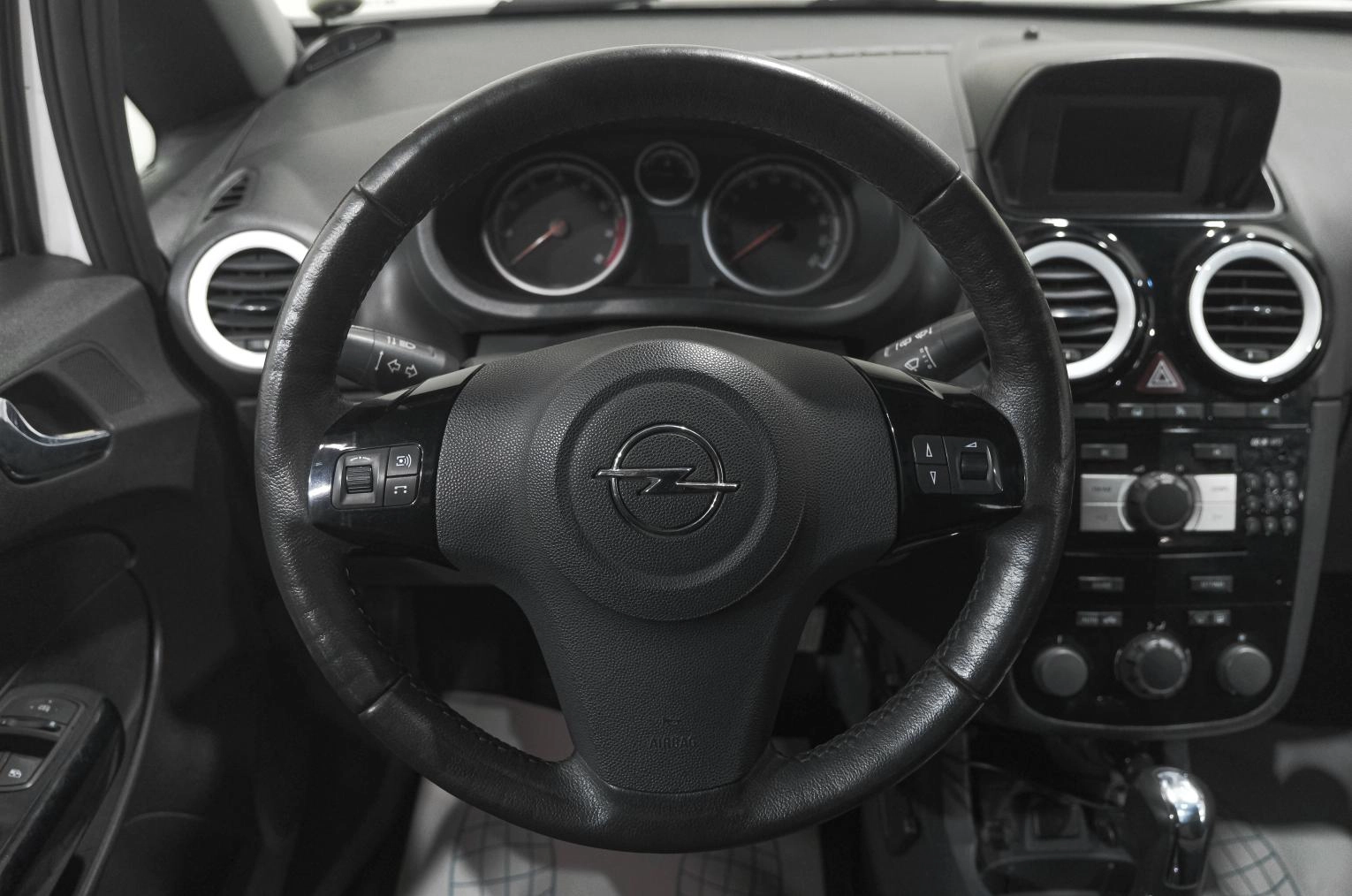 Opel Corsa 15 из 25