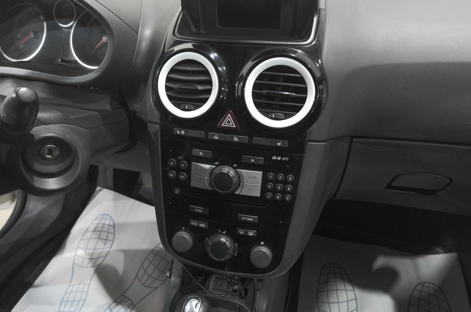 Opel Corsa 18 из 25