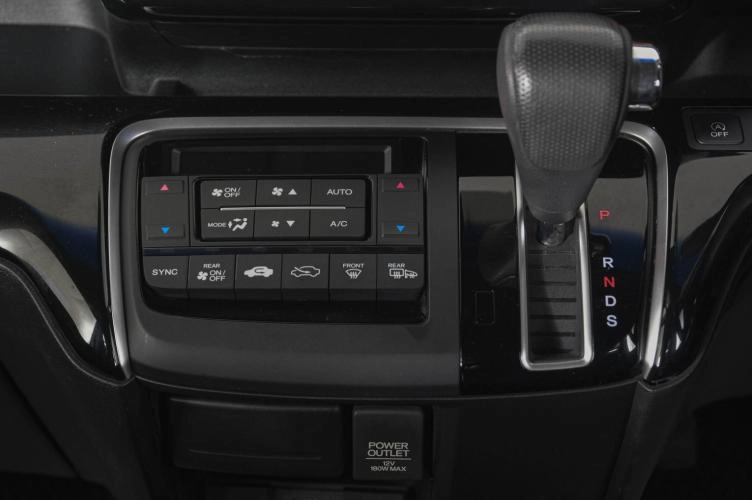 Honda Stepwgn 20 из 24