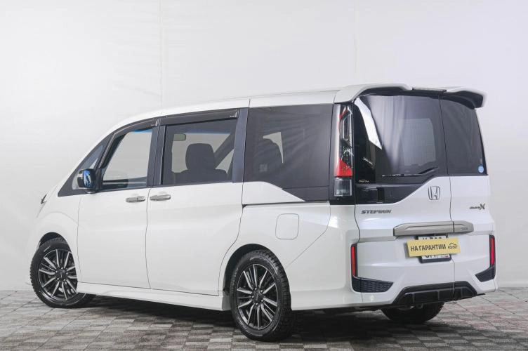 Honda Stepwgn 4 из 6