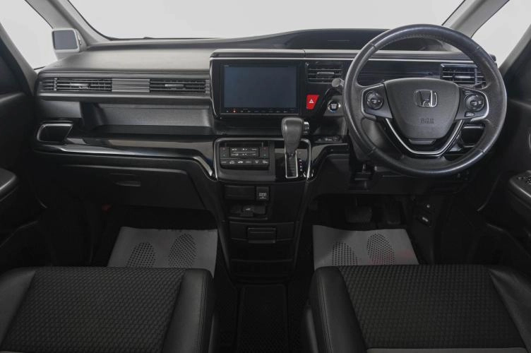 Honda Stepwgn 12 из 24