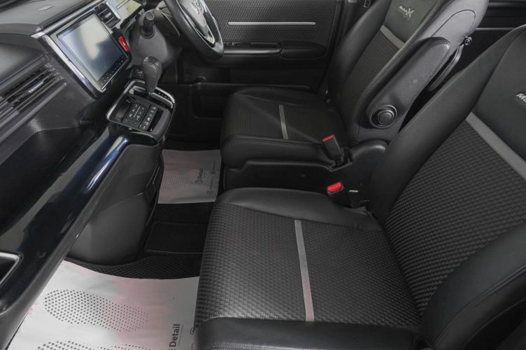 Honda Stepwgn 8 из 24