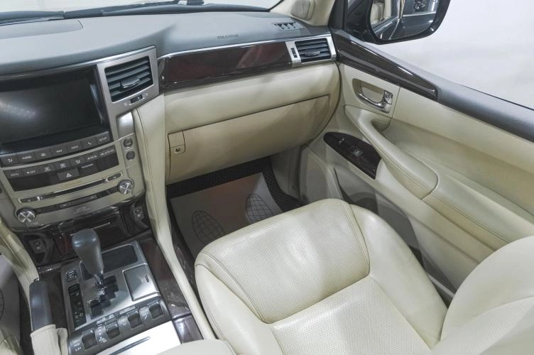 Lexus LX 19 из 51