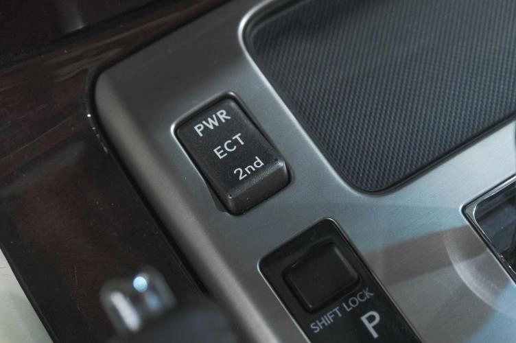 Lexus LX 28 из 51