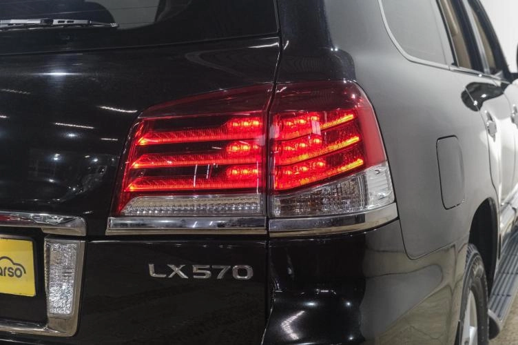 Lexus LX 10 из 51