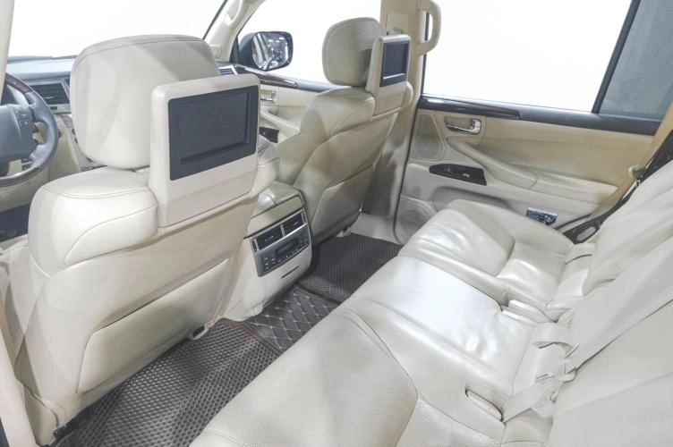 Lexus LX 47 из 51