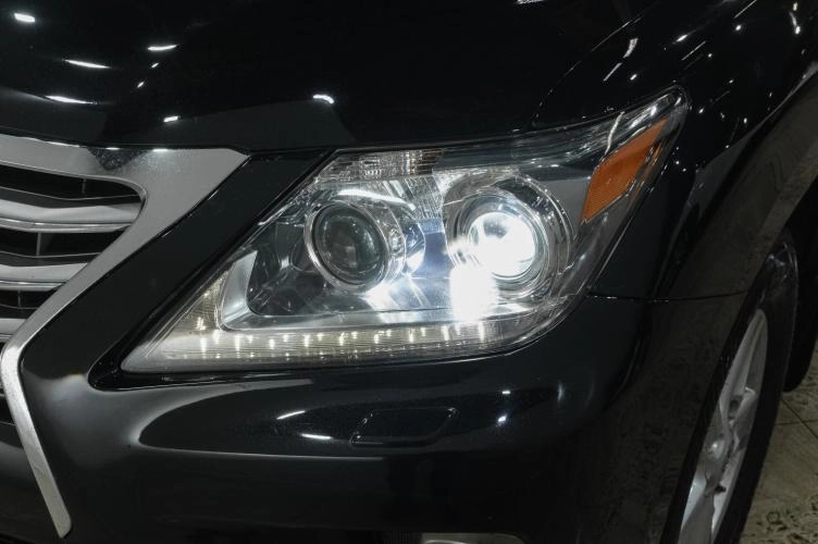 Lexus LX 8 из 51