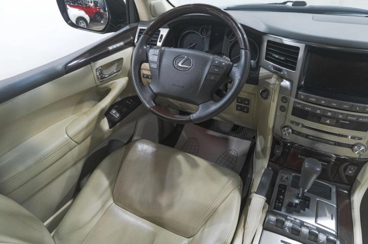 Lexus LX 18 из 51