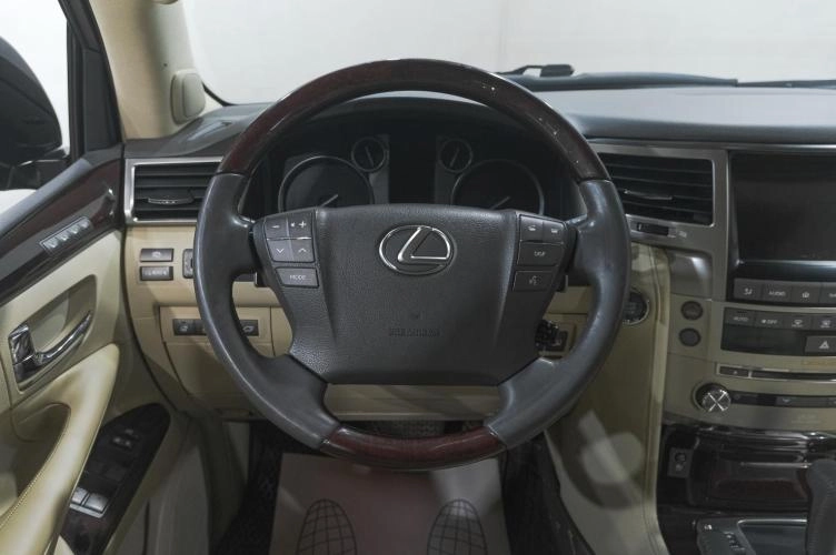 Lexus LX 22 из 51