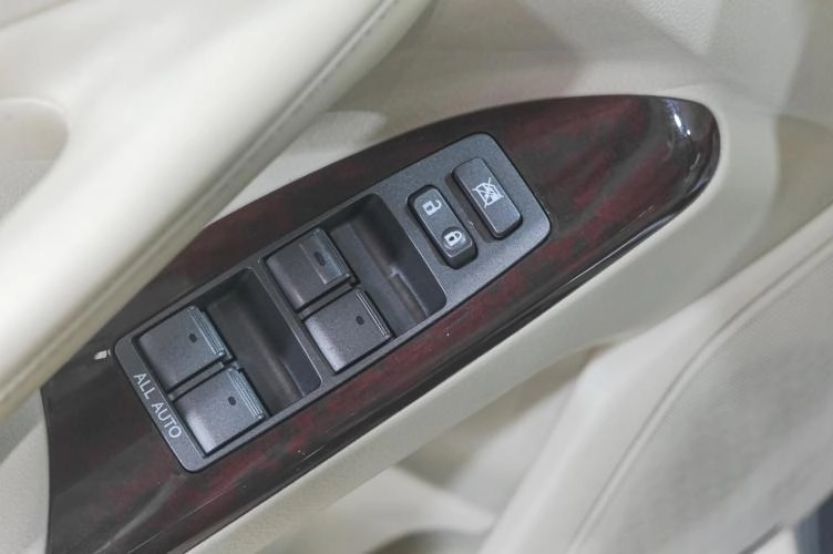 Lexus LX 29 из 51