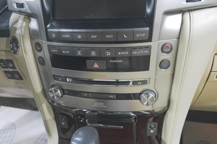 Lexus LX 27 из 51