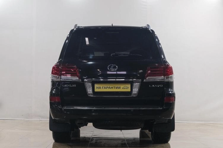 Lexus LX 5 из 6