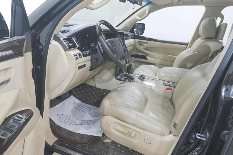 Lexus LX 14 из 51