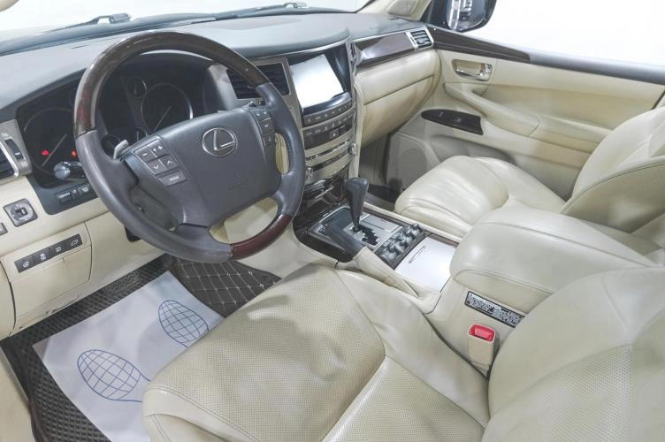 Lexus LX 15 из 51