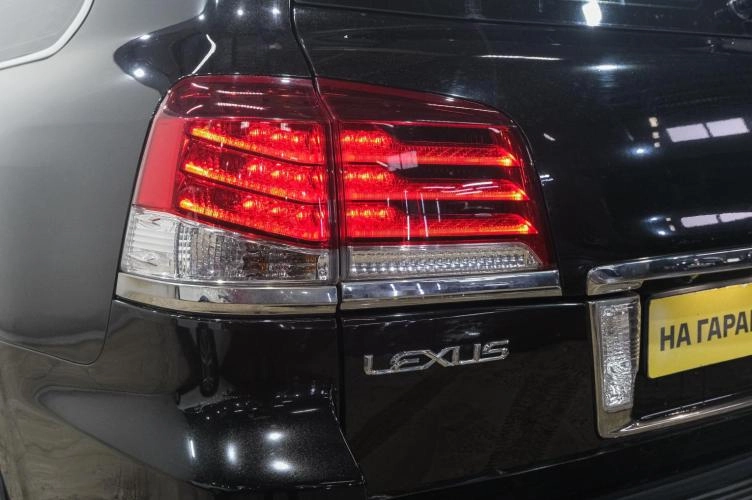 Lexus LX 9 из 51