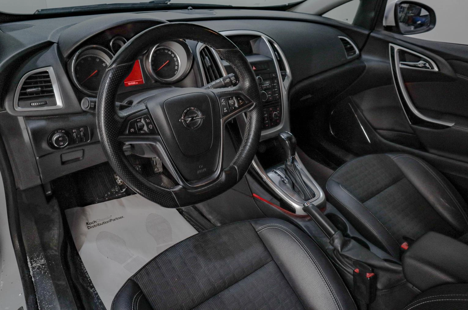 Opel Astra GTC 8 из 15