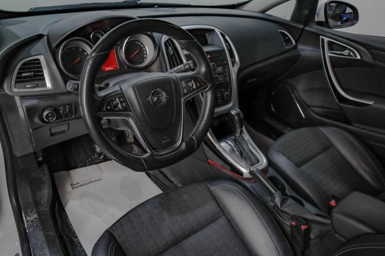 Opel Astra GTC 8 из 15