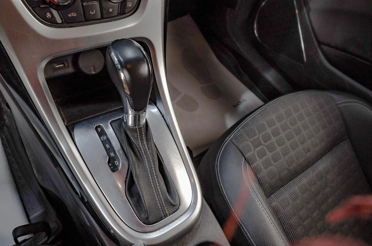 Opel Astra GTC 14 из 15