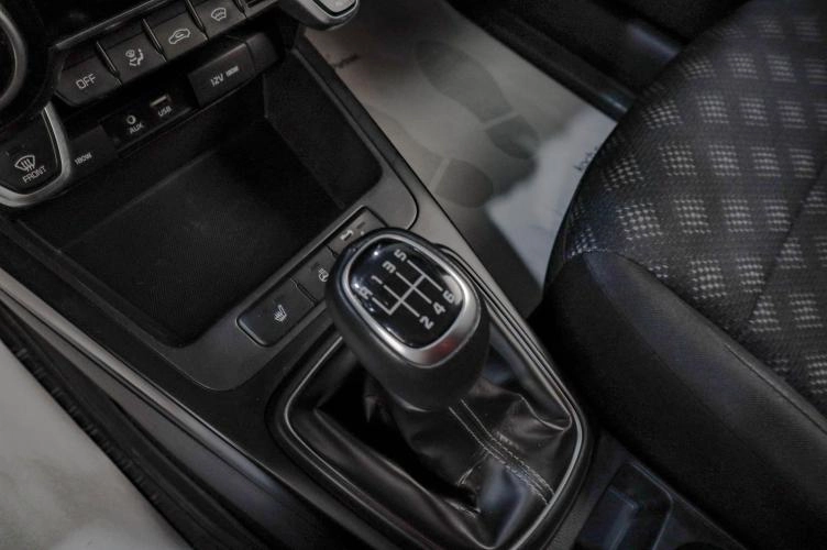 KIA Rio 15 из 18