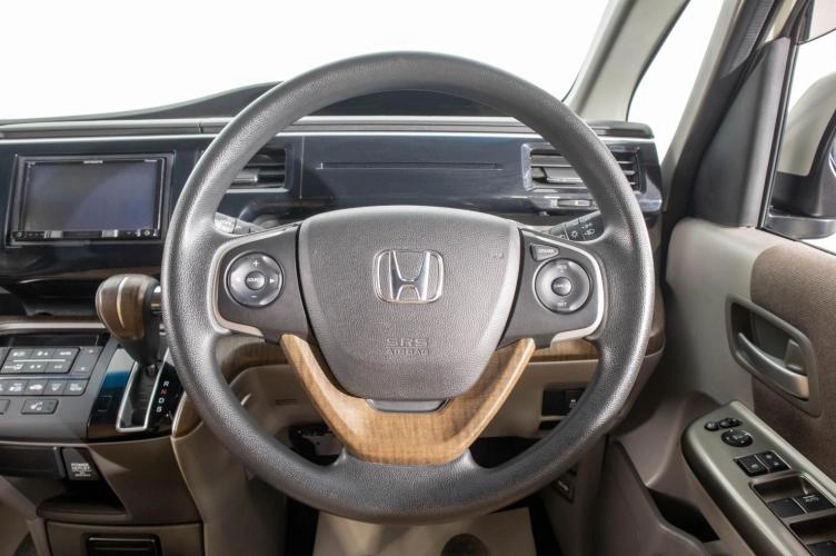 Honda Stepwgn 16 из 30