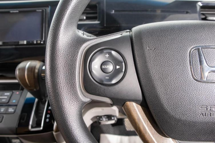 Honda Stepwgn 17 из 30