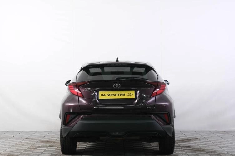 Toyota C-HR 5 из 6